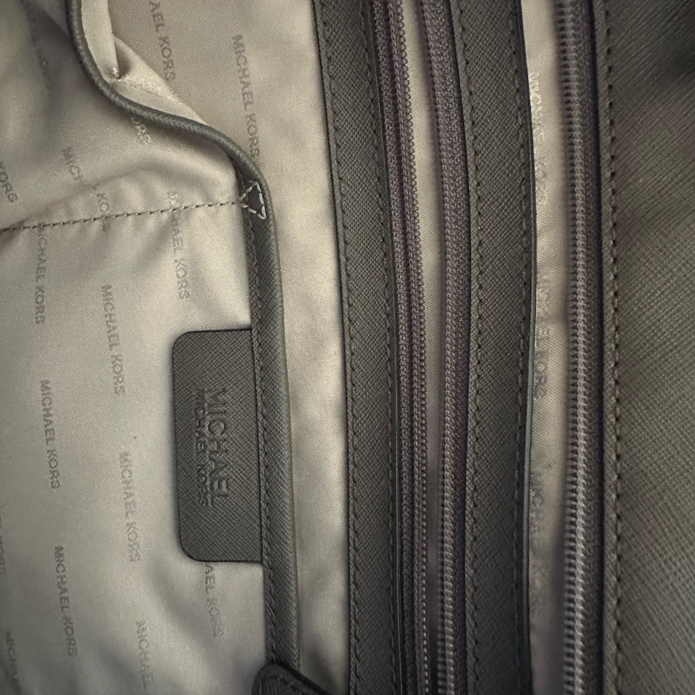 Michael Kors Handbag Tote - Picture 9 of 10